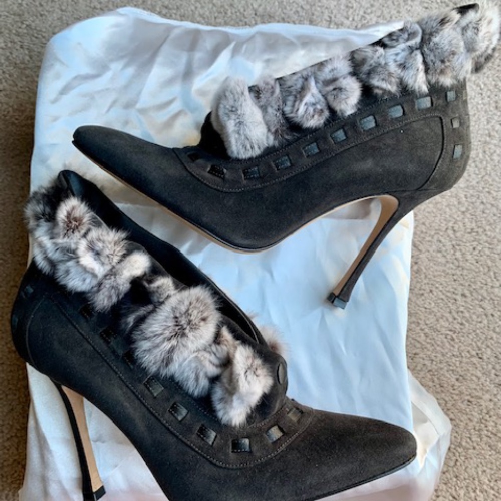 Manolo Blahnik-Gray Suede Fur Trim Pumps Size 38.5